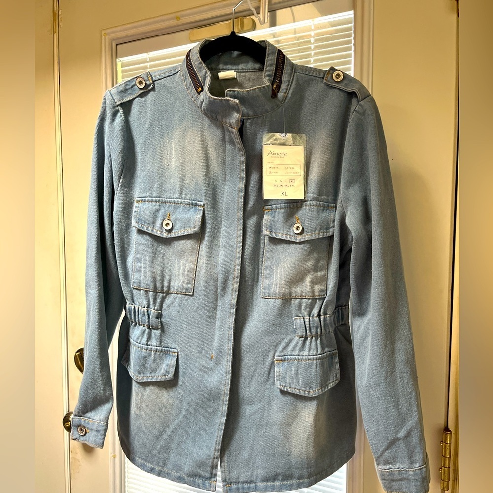 NWT!  Jeans Jacket Zip up Peplum